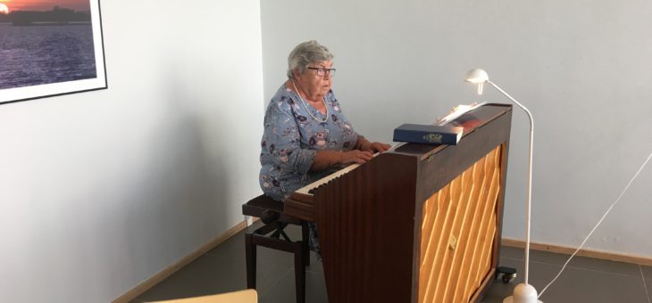 Jytte spillede og vi sang